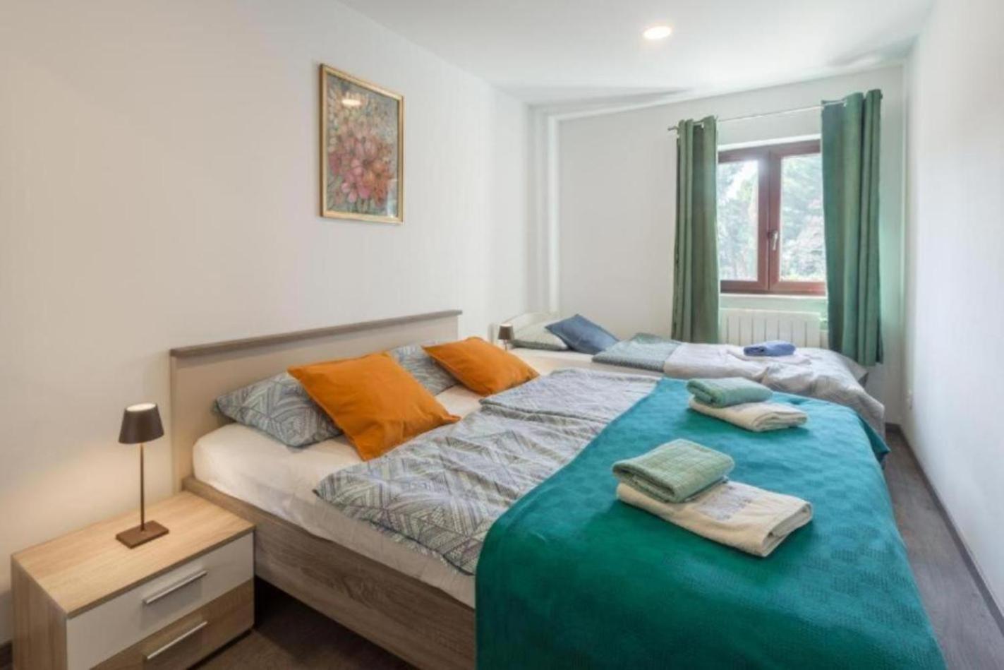 Alex Deluxe Apartments On Beach ポレッチ エクステリア 写真